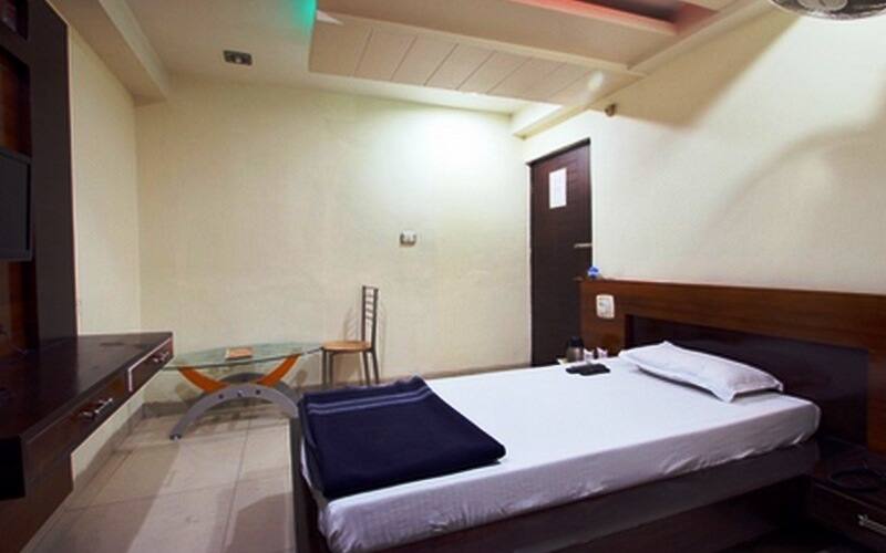 Shri Hotel, Jhansi 5